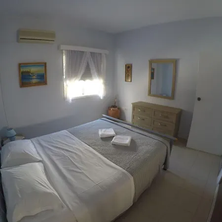 Hébergement de vacances Beachfront House Agia Pelagia *