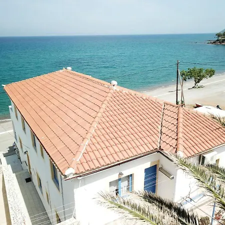 Beachfront House Agia Pelagia